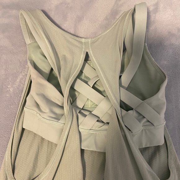 Teal lululemon bra/shirt workout top - Picture 3 of 5